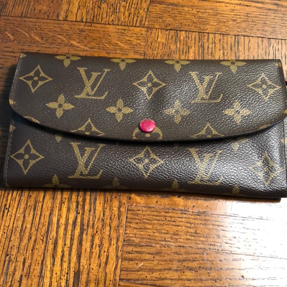 Louis Vuitton Handbags - Authentic Louie Vuitton wallet